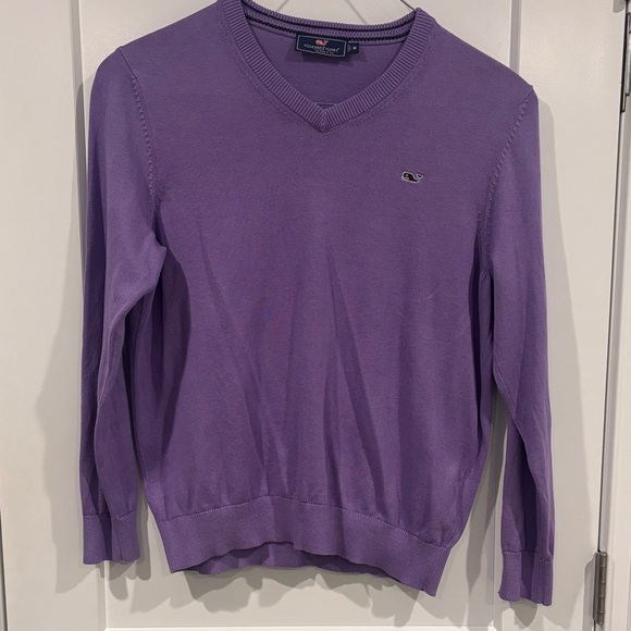 Vineyard Vines Sweaters - Vineyard Vines Women’s V-neck Sweater Medium